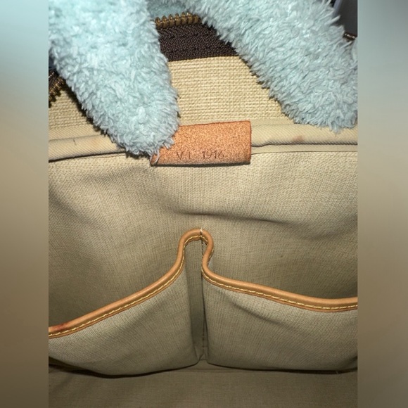 135 Louis Vuitton Monogram Deauville Handbag - Picture 15 of 16